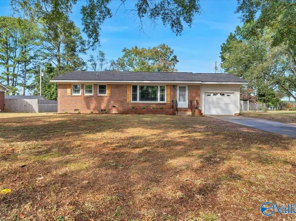 1318 Sheraton St SE, Decatur, AL 35603