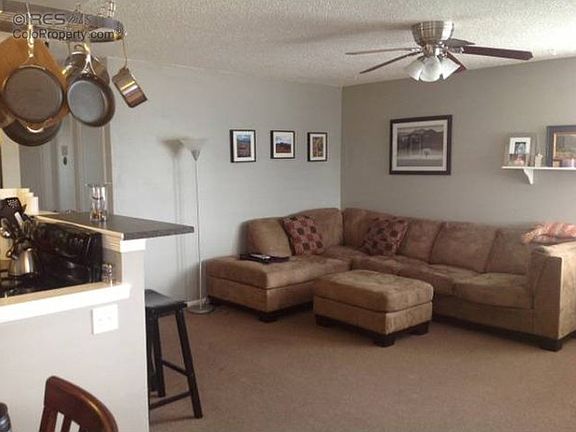 Spacious Living Room!