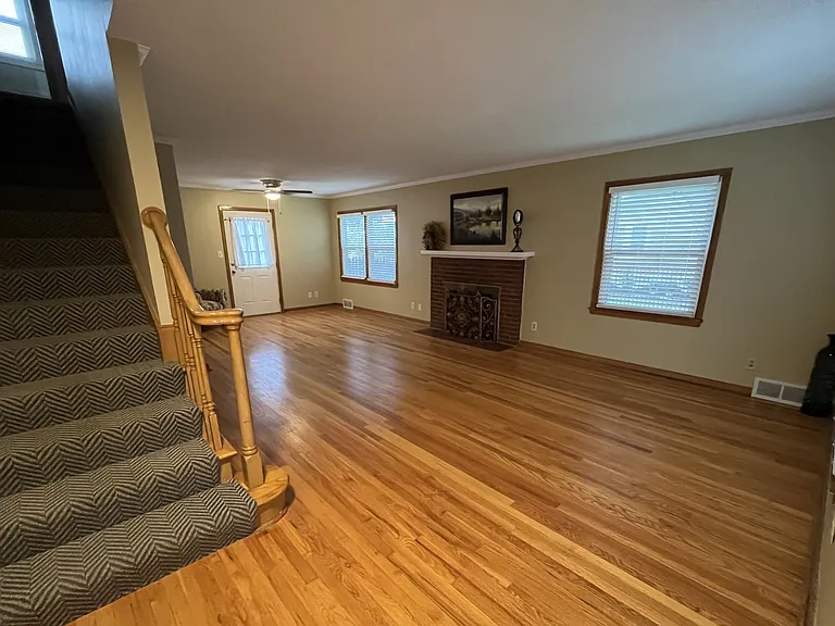 8123 Overland Park Dr — Photo 6