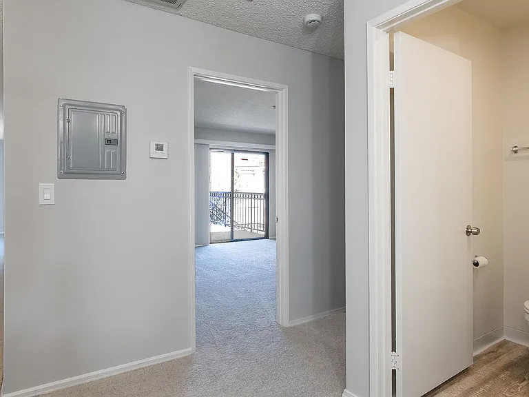 404 E Birch St — Photo 66