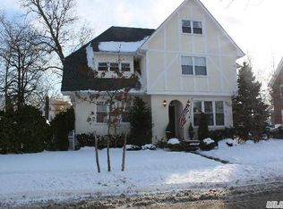 222 Princeton Rd, Rockville Centre, NY 11570