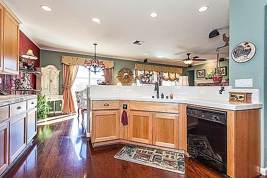 5th image of 889 Lavastone Dr