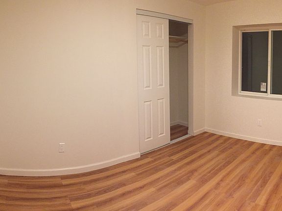 3rd image of 147 Mariposa Ave