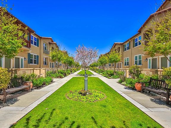 2nd image of 2692 Cabrillo Ave