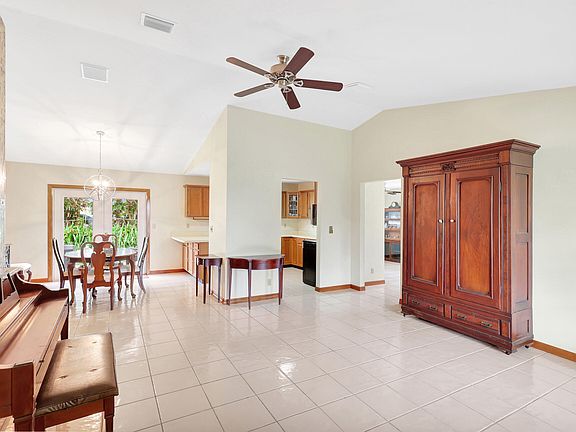 4th image of 5115 Hartwick Lane