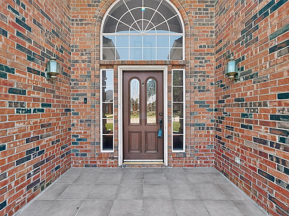 3rd image of 712 Regalwood Dr