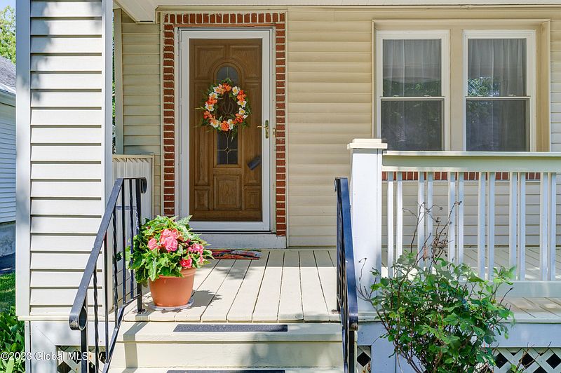 3rd image of 22 Mellon Avenue