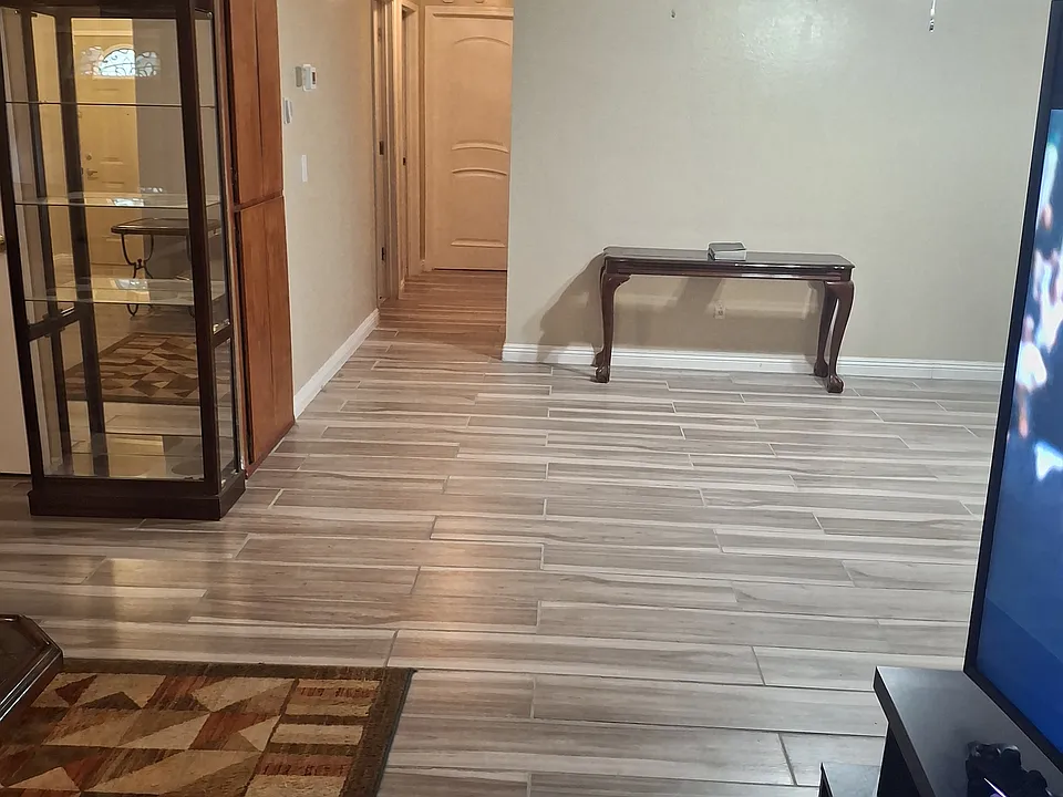 6358 Desert Knoll Dr