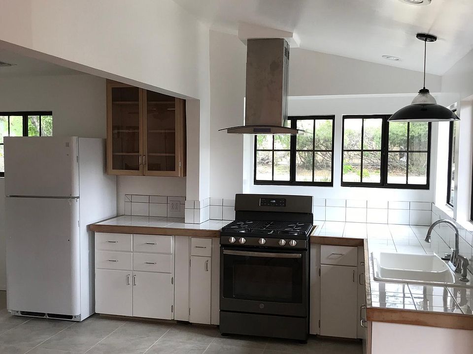 1st image of 516 W Bonita Ave