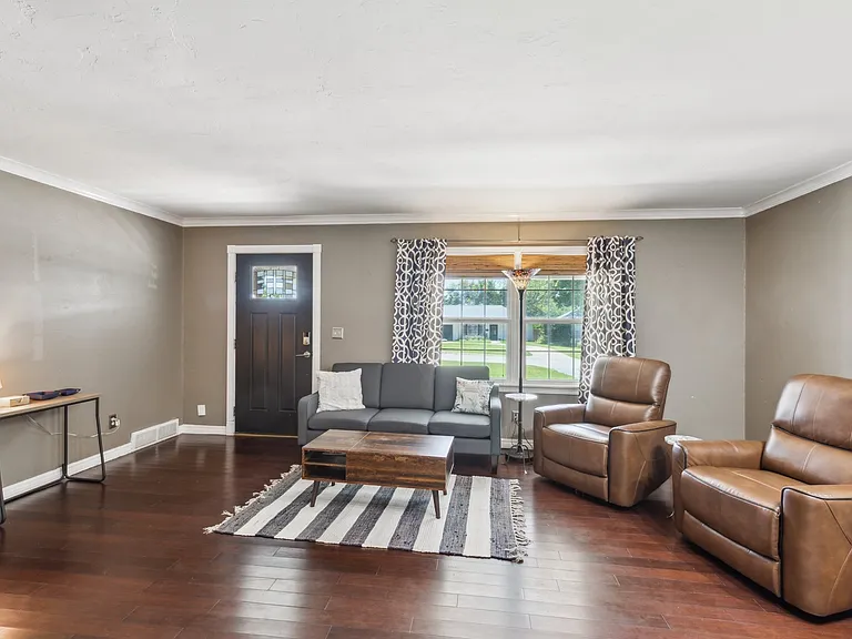 1101 Glenwood Ave — Photo 8