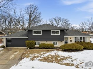 9930 La Reina Ct, Orland Park, IL 60462