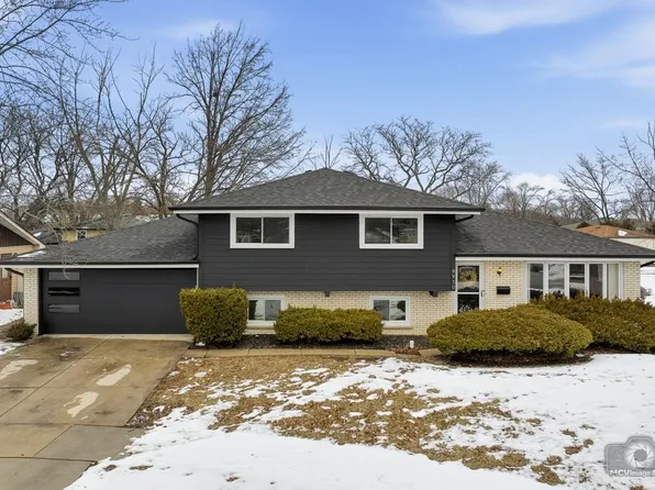 9930 La Reina Ct, Orland Park, IL 60462