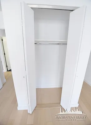 Rented by Manhattan Realty Group | media 22