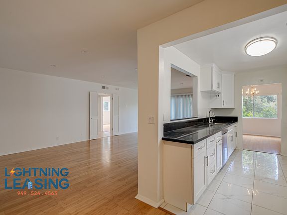 4th image of 150 N Clark Dr APT 4