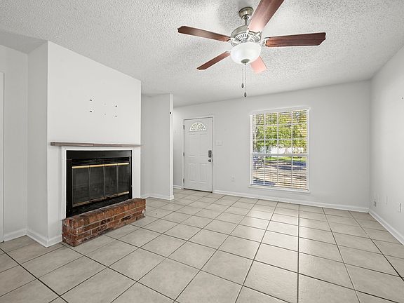 2nd image of 12822 Hodges Ln #106