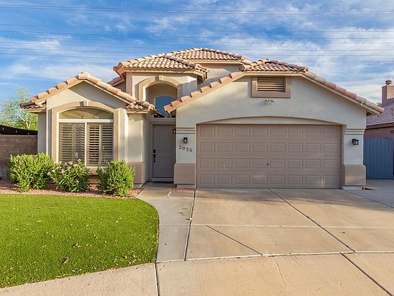 2nd image of 2025 E Renee Dr