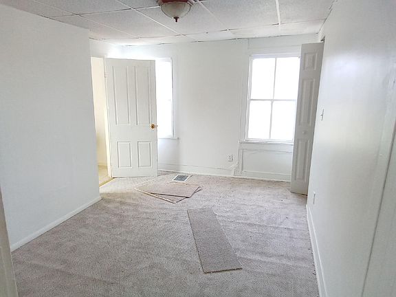 5th image of 22 Franklin St Floor 2