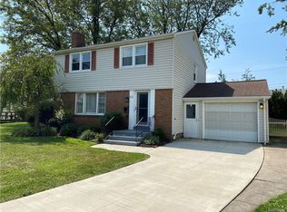 53 Mayfair Ln, Tonawanda, NY 14150