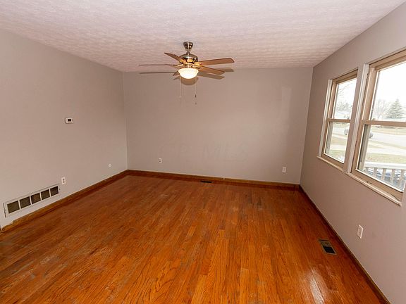 5th image of 1608 Red Leaf Ln