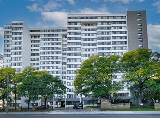 3000 Bathurst St #1205, Toronto, ON M6B 3B4