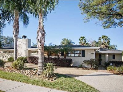 1711 Robert E Lee Blvd, New Orleans, LA, 70122