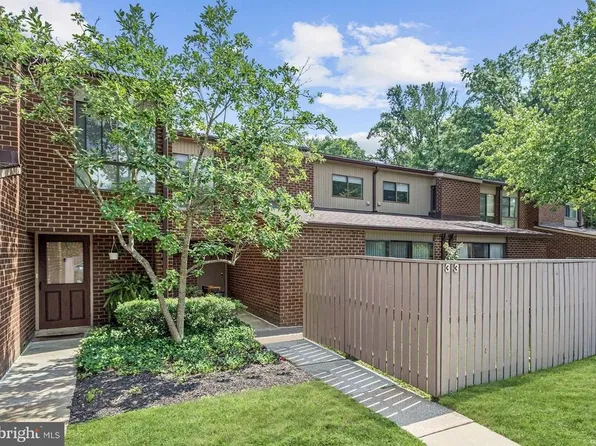 33 Saddle Ct #C, Baltimore, MD 21208