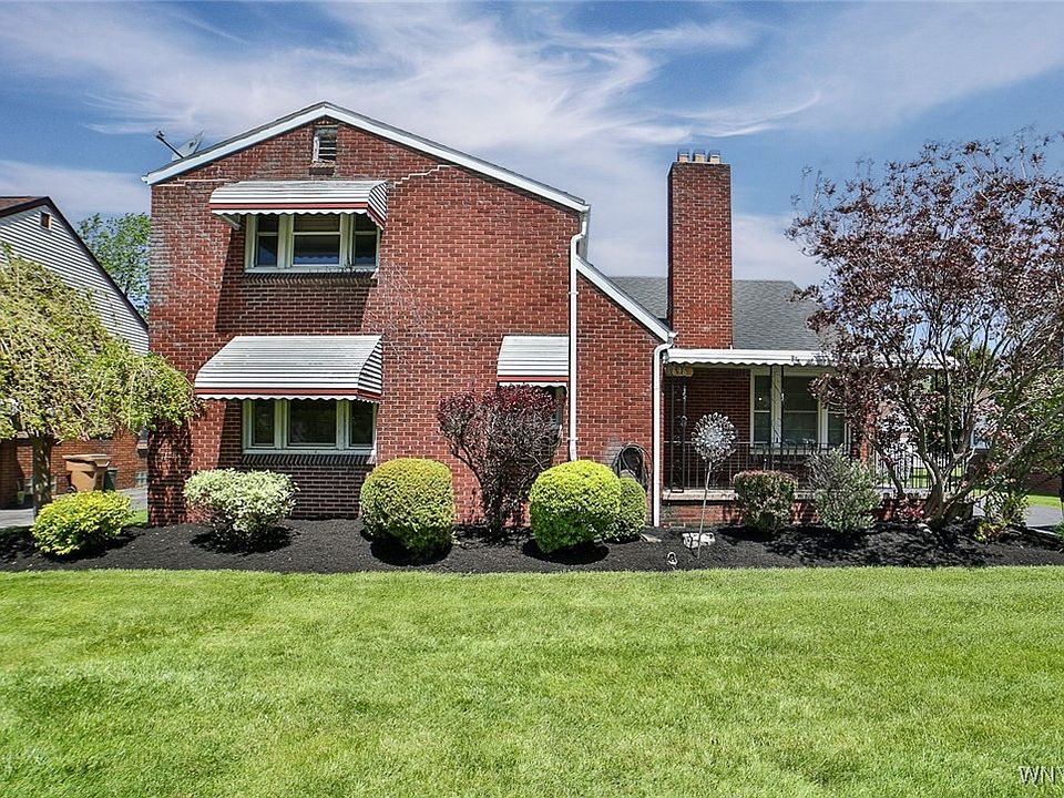 1st image of 696 Cleveland Dr