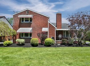 696 Cleveland Dr, Cheektowaga, NY 14225