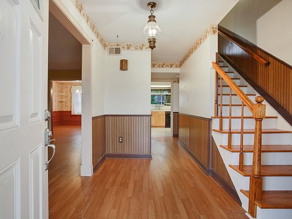 3rd image of 328 Woodmeade Ct