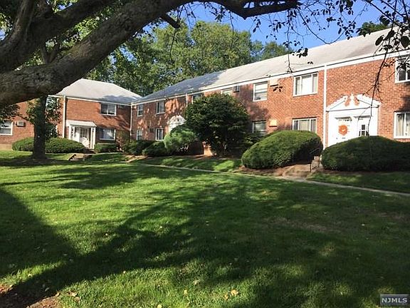 2nd image of 125 E Clinton Ave #12A-118A