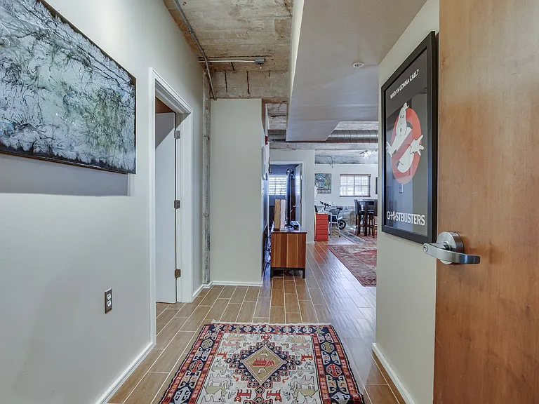 1209 N Harvey Ave #102 — Photo 2