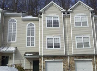 94 Pinehurst Dr, Washington, NJ 07882