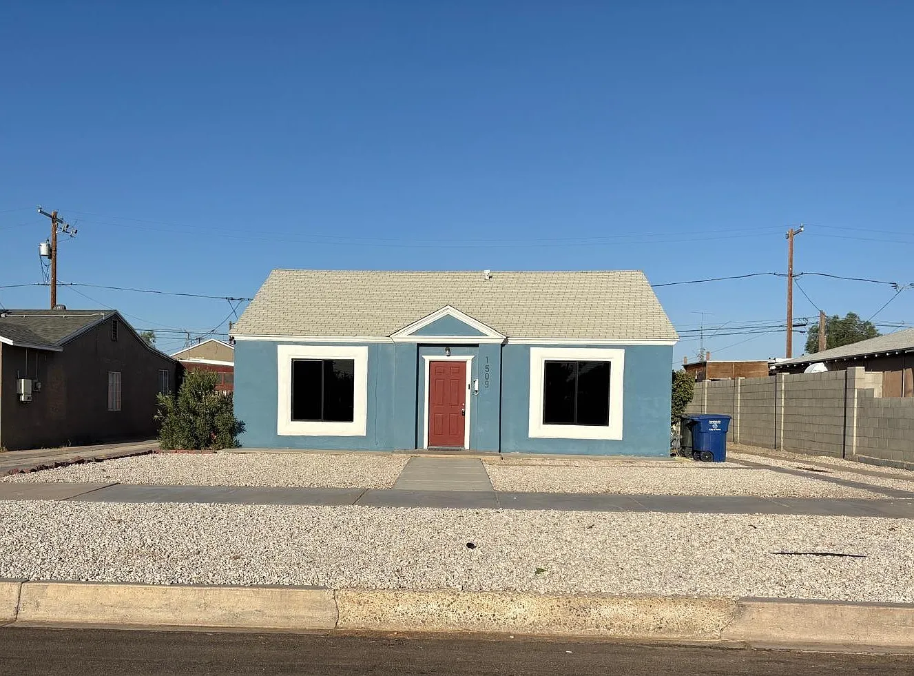 3 bed, 1085 sqft, $1,450 — Photo 1
