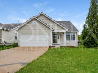 4954 High Crest Ct, Florissant, MO 63033