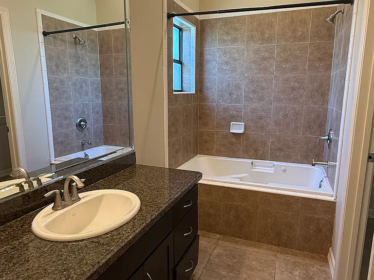 2815 Mimosa St #11 — Photo 11