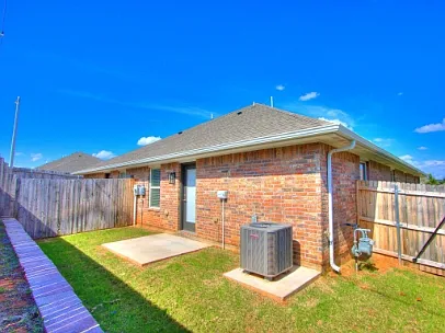 12905 Willow Villa Dr - B — Photo 3