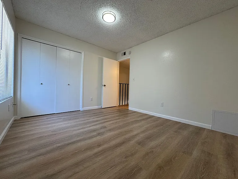 4400 Tierra Verde St. — Photo 7