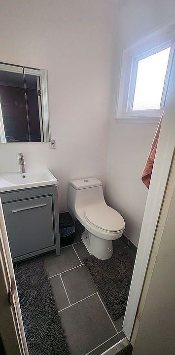 2nd image of 25477 Barnard St