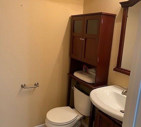 4th image of 2096 W Berkshire Ln