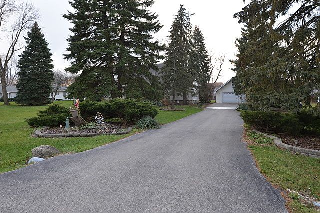2nd image of 8S550 Boundary Hill Rd