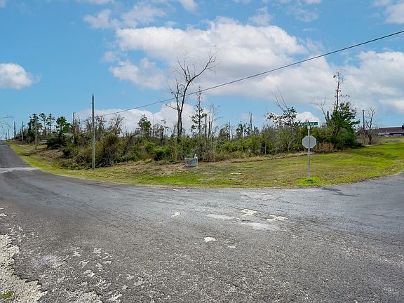 2nd image of W Oak Lee Dr