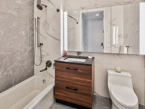 5th image of 515 W 36th St Ph 2B