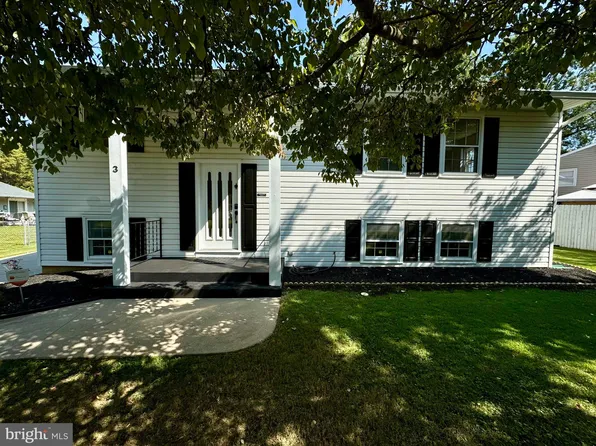 3 Gurnsey Dr, Newark, DE 19713