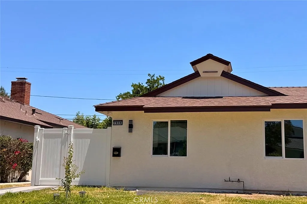1 bed, 420 sqft, $2,000 — Photo 2