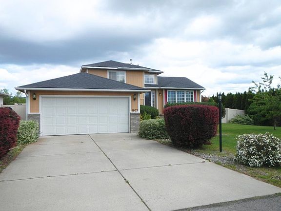 2nd image of 1802 N Salmon River Ln