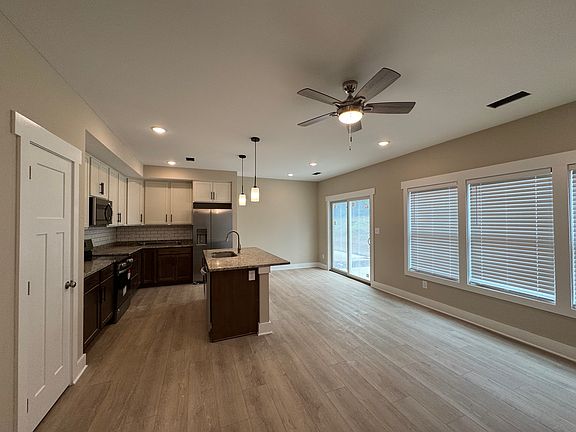 3rd image of 7075 Brady Way