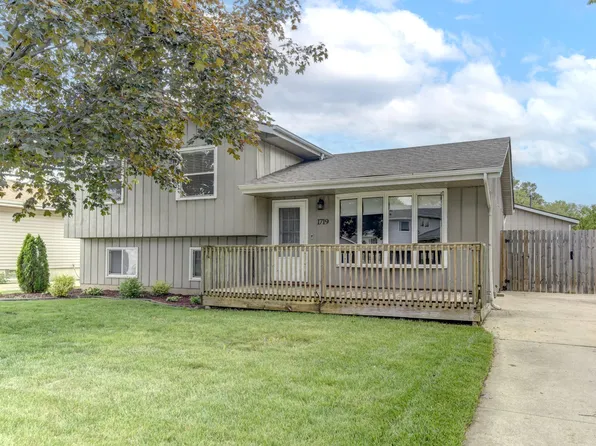 1719 Selo Dr, Schererville, IN 46375