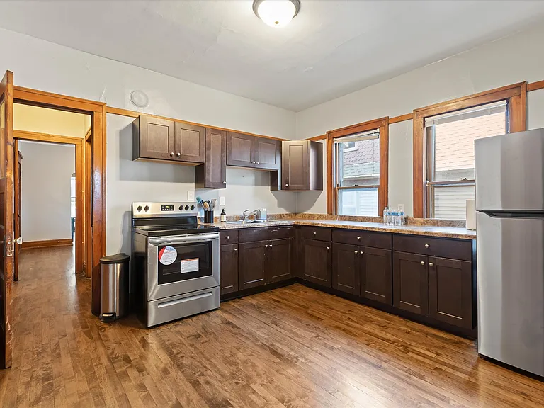 2745 N Frederick Ave — Photo 18
