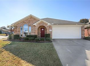 7272 Specklebelly Ln, Fort Worth, TX 76120