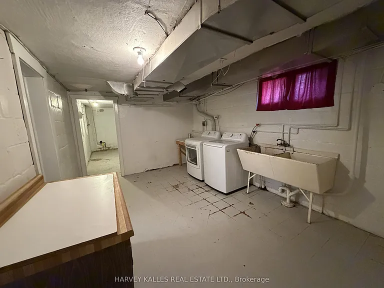 240 Joicey Blvd — Photo 13
